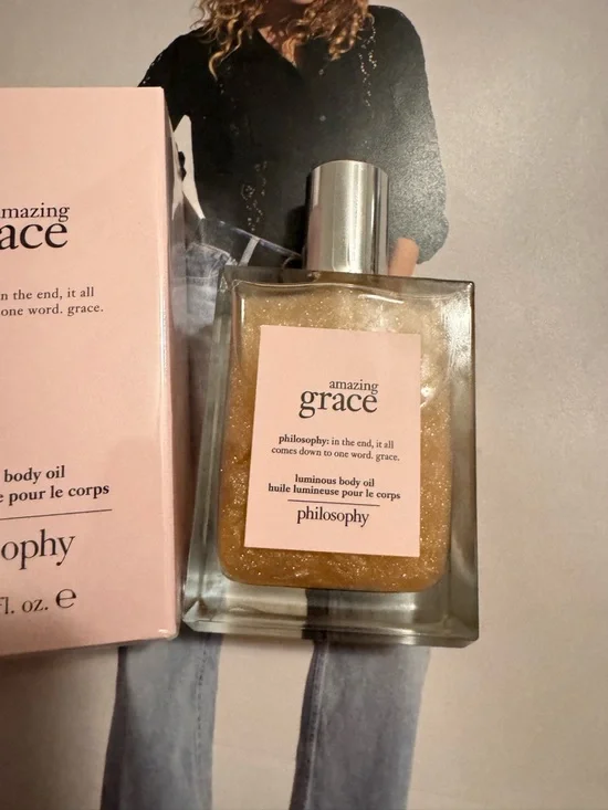 Philosophy Pure Grace Luminous Body Oil - Shimmering Gold Bottles - Picture 3 of 5